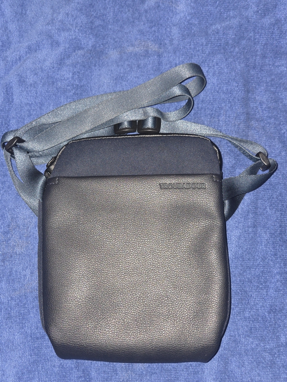 TROUBADOUR COMPACT MESSENGER CROSSBODY BAG - Unisex